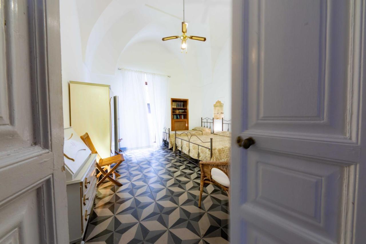 Casa Vacanza La Stradella Остуни Экстерьер фото