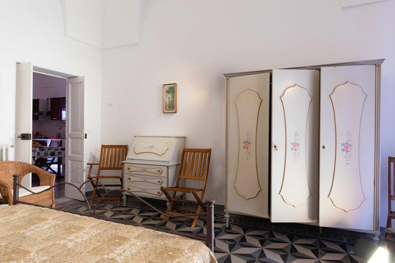 Casa Vacanza La Stradella Остуни Экстерьер фото