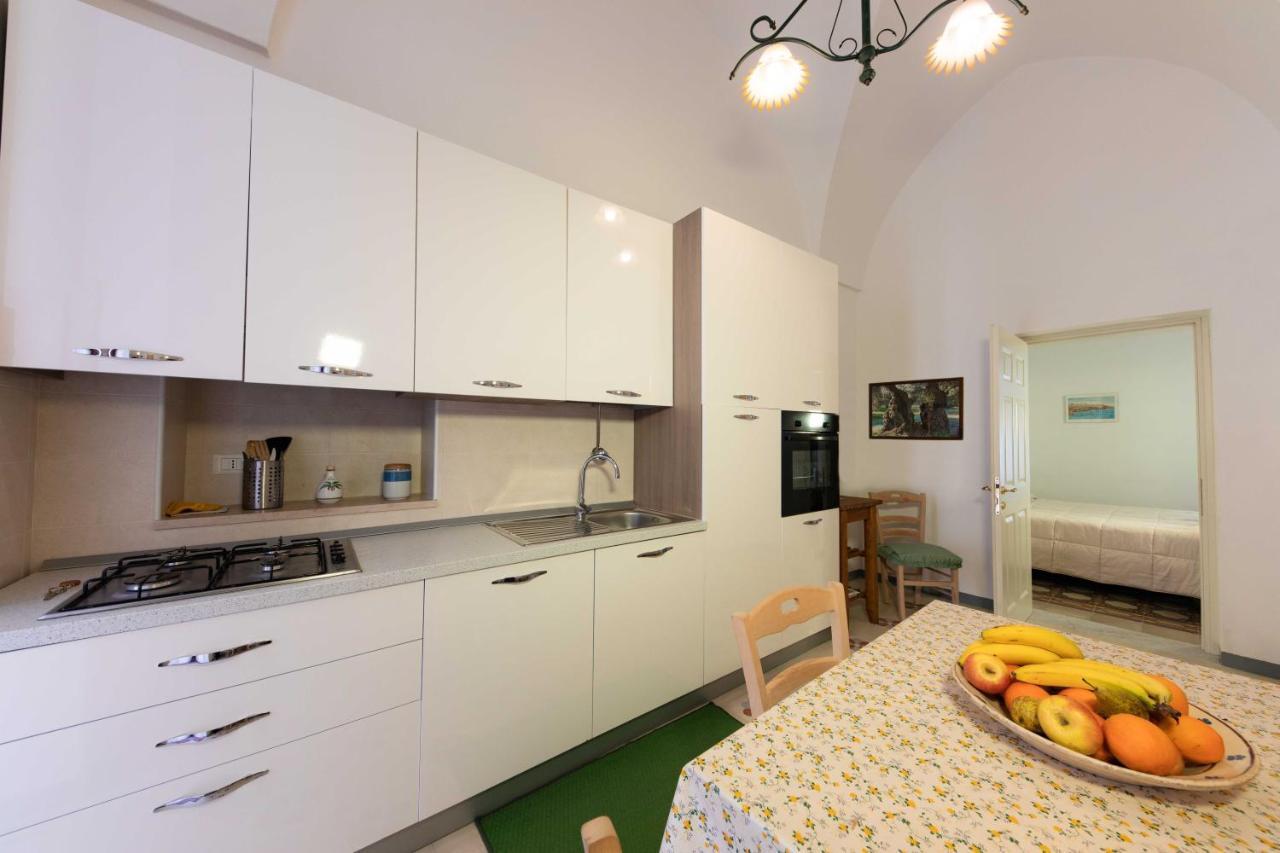 Casa Vacanza La Stradella Остуни Экстерьер фото